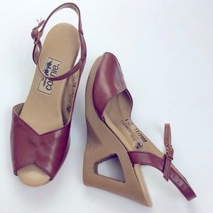 RARE TRUE VINTAGE Brown Leather Strappy Wedges, 6
